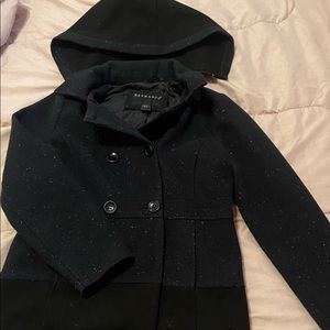 Gently worn, wool peacoat.Has been dry cleaned. Great fabric. Perfect for Winter